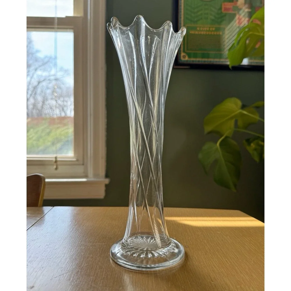 1900s VTG Dugan Swung Vase Glass Clear 8 Twisted Ribs Spiralex Elegant